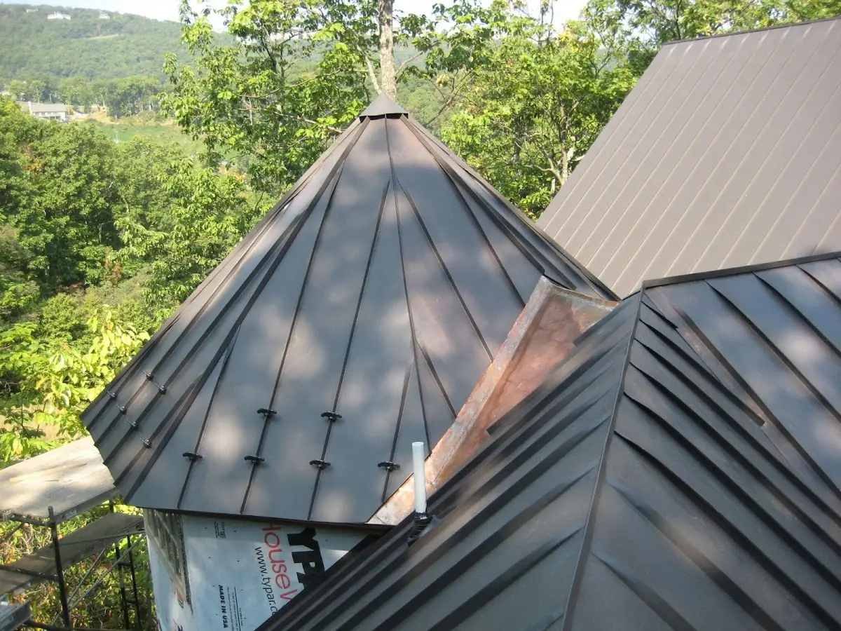 Professional Roof Tarp Installation by Craftsman Roofing in Cinnimon Woods